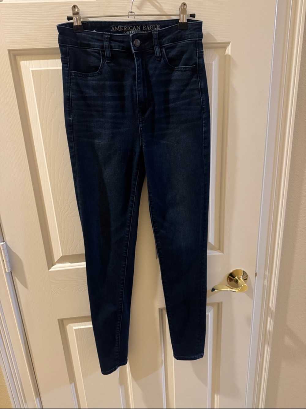 American Eagle Dark High-Rise Super Stretch Skinny Jeans size 4